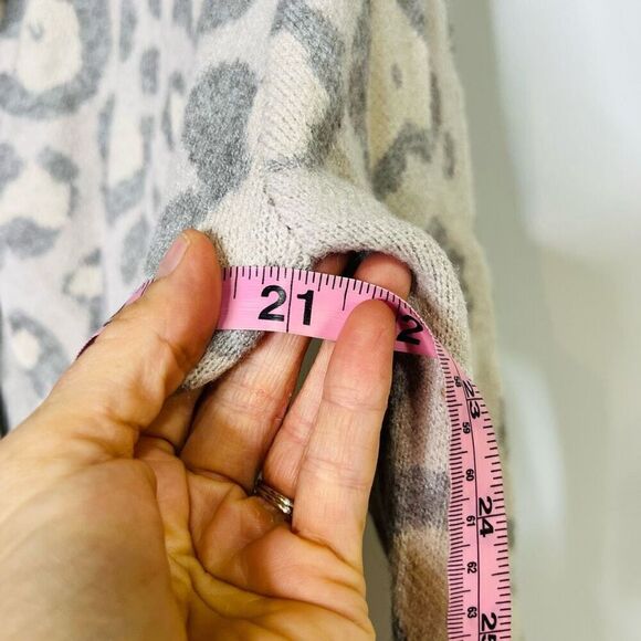 Charlie B Leopard Animal Print Gray Cream Hooded Cardigan Sweater Coat - Picture 6 of 10